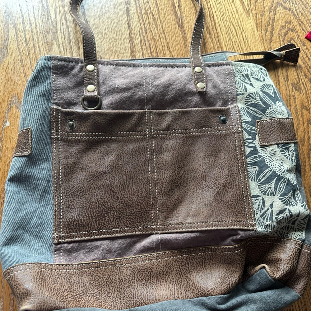Myra tote
